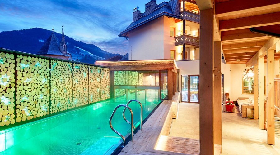 Pool Außenansicht