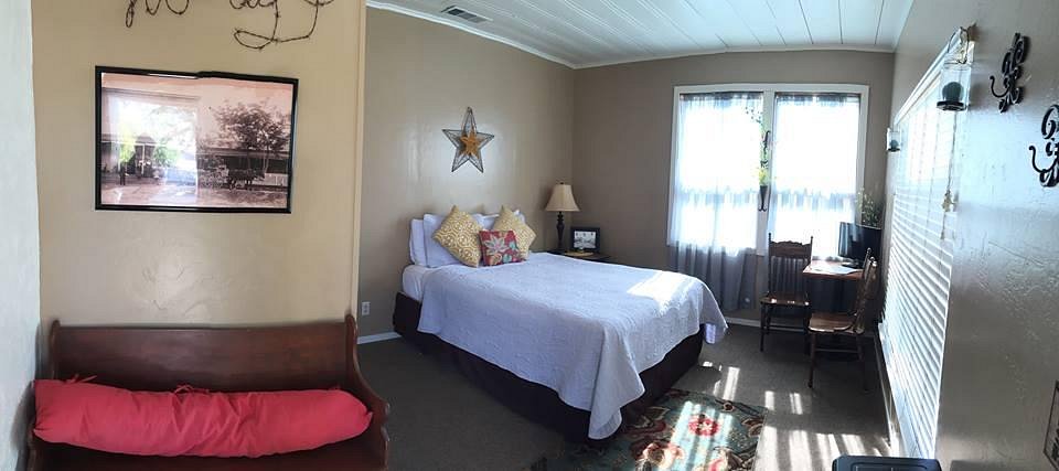 River Rock Inn's Available Room Types