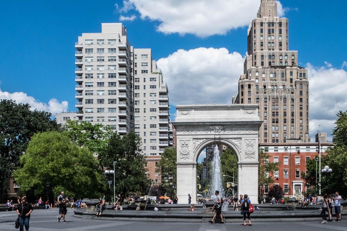 Washington Square Park’s Charm: Your Perfect NYC Hotel Awaits