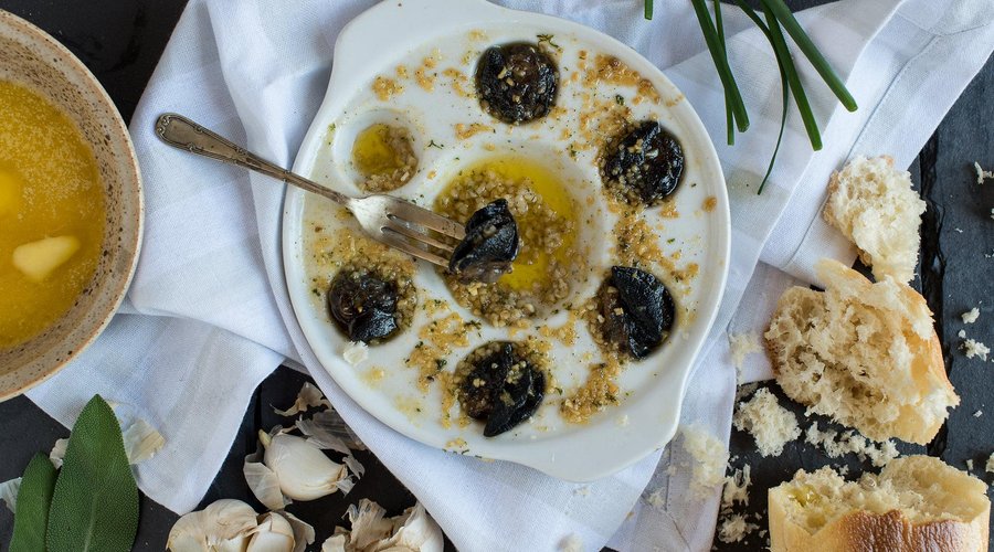 Buttery garlic snails