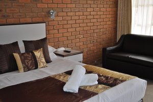 Room & Suite