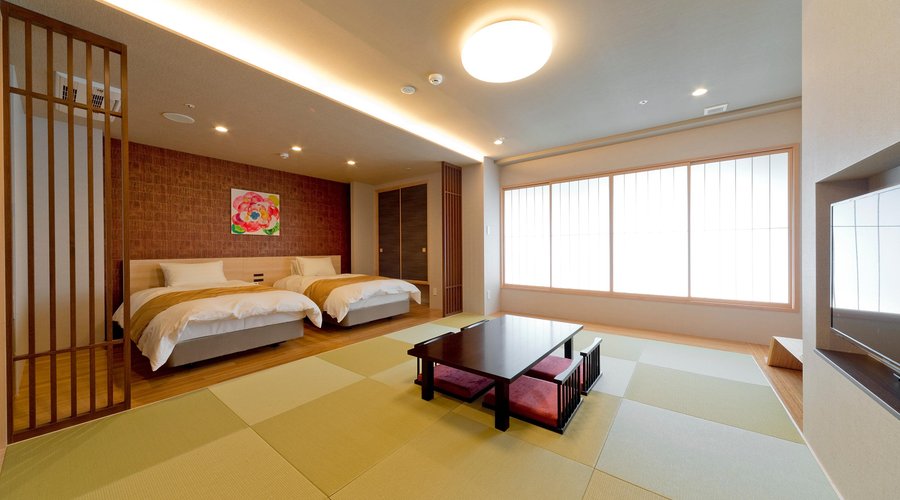 DELUXE ROOM with TATAMI AREA