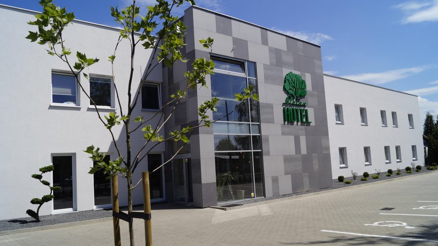 Hotel Platan z zewnątrz