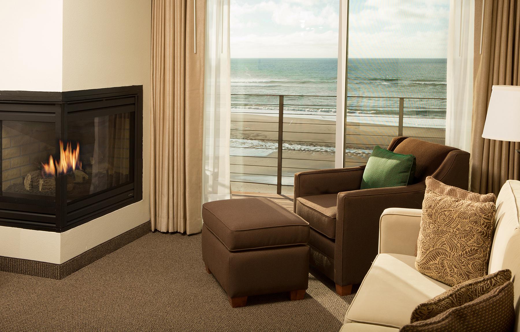 Hotel photo 1 of Pelican Shores Inn.