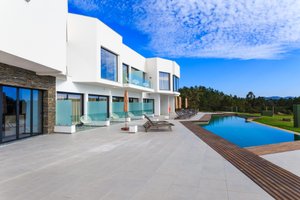 Piscina e praia