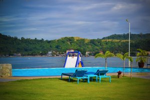 WHITEROCK BEACH HOTEL AND WATERPARK - UPDATED 2024 Resort Reviews ...