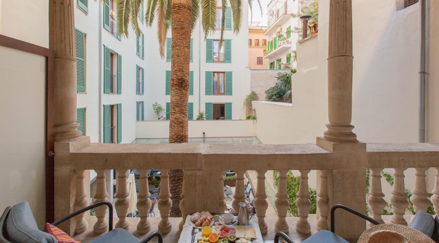 Terrace room with courtyard view