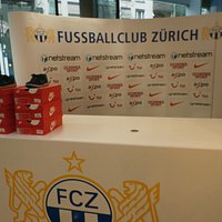 Press counter, shoes