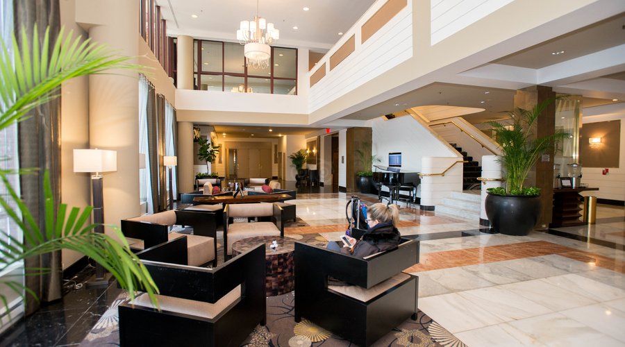 Lobby at the LaGuardia Plaza Hotel - New York
