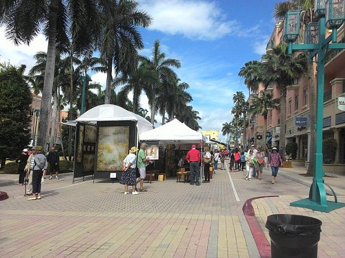 Boca Raton Florida - A Scenic Walking Tour of Downtown Boca Raton