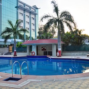 Chiraan Fort Club swimming pool 