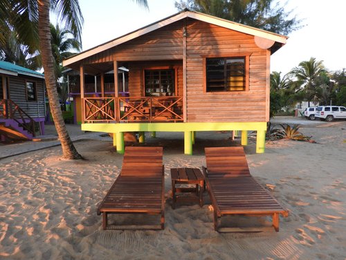 PALM COVE CABINS AT COCONUT ROW - Prices & Guest house Reviews (Belize ...