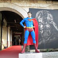 Супермен встретит вас у входа
