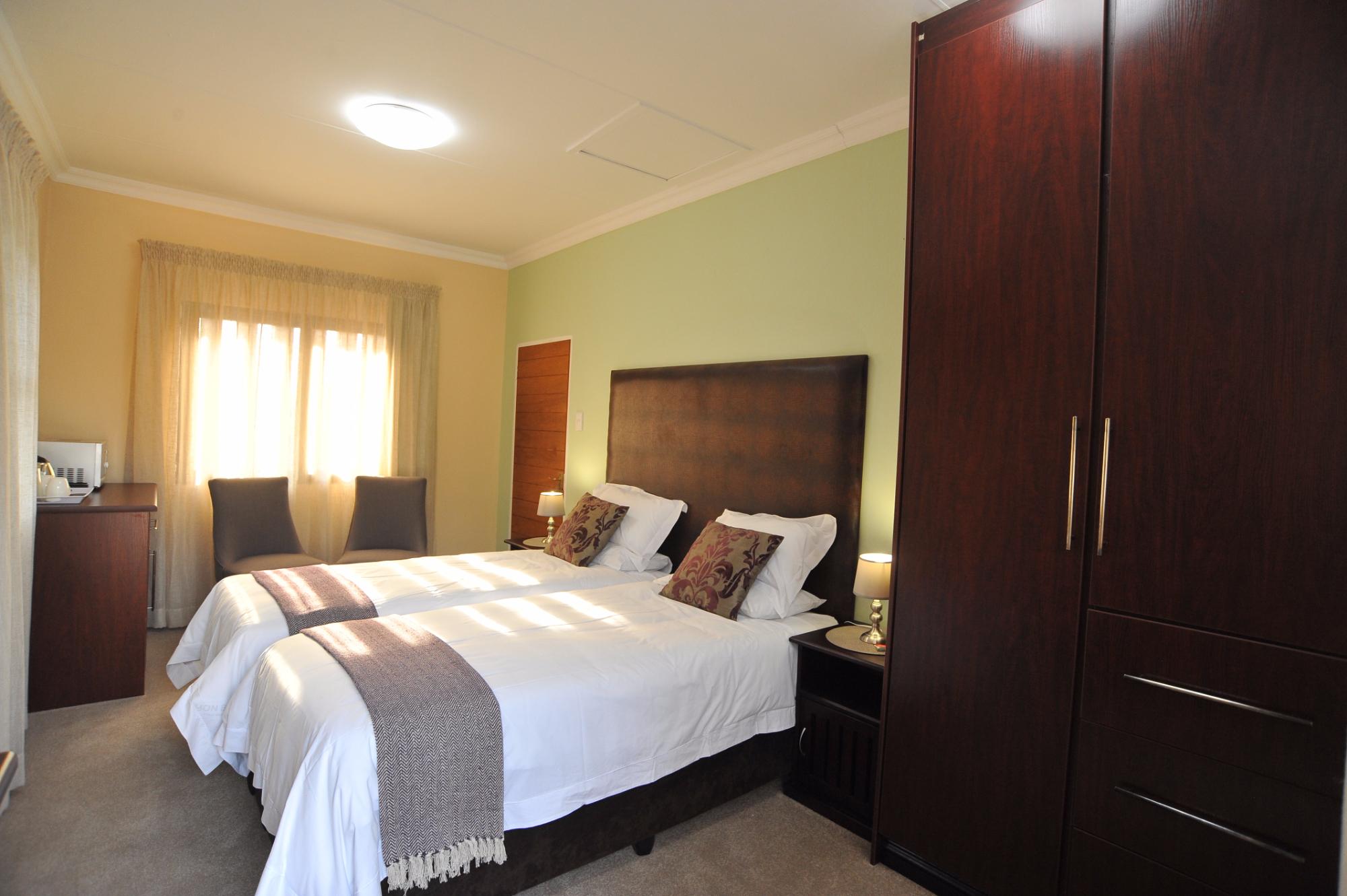 Hotel photo 1 of Sunset Manor Guesthouse.