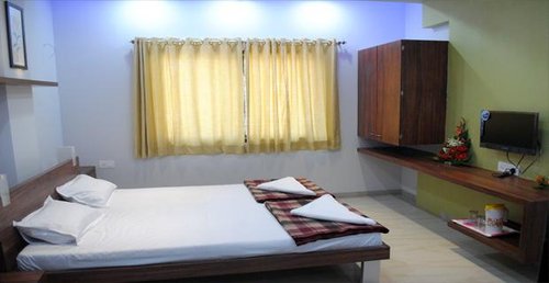 DHANSHREE LODGING - Prices & Hotel Reviews (Aurangabad, India)