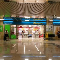 Супермаркет на первом этаже