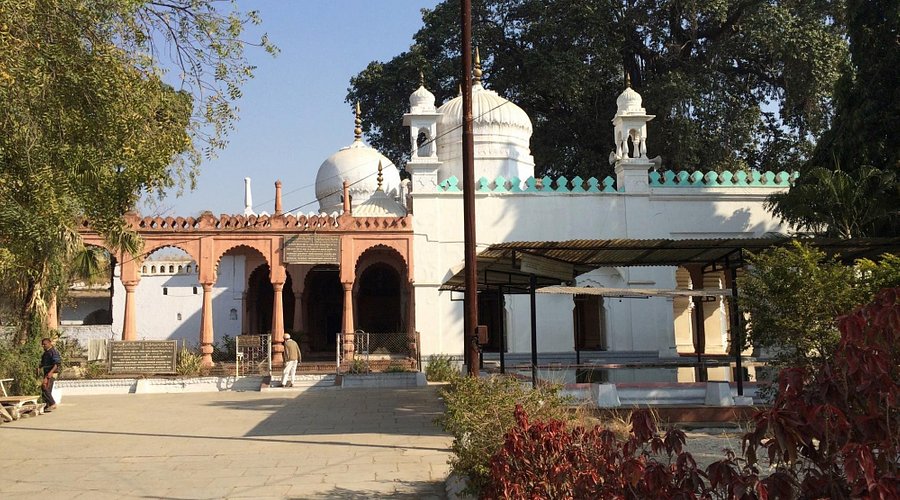 Panchakki And Baba Shah Musafir Temple Aurangabad: Historical Marvels Panchakki And Baba Shah Musafir Temple Aurangabad: Historical Marvels