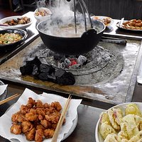 あったかい「田舎みそ汁」をはじめ懐かしい味が別テーブルにも
