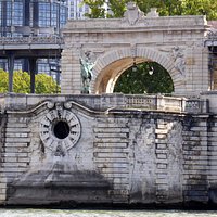白鳥島のフランス・ルネッサンス 騎馬像