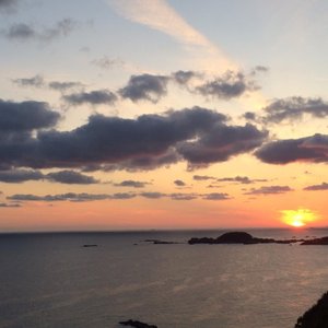 太平洋に沈む絶景の夕陽！！（部屋のテラスより）