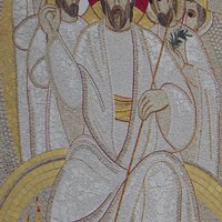 Il mosaico sulla facciata, di Marko Ivan Rupnik.