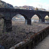 南側から、旧県道橋 廃橋から中の4アーチ