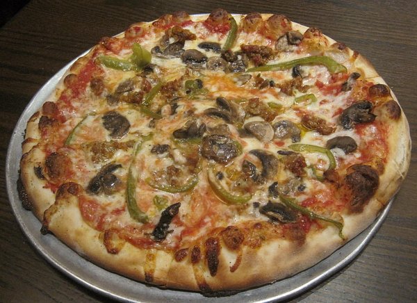 https://dynamic-media-cdn.tripadvisor.com/media/photo-o/0a/51/a4/c9/delicious-3-way-pizza.jpg?w=600&h=-1&s=1