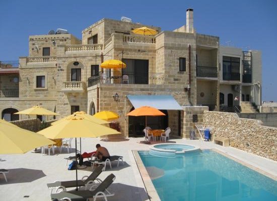 garden and swimming pool