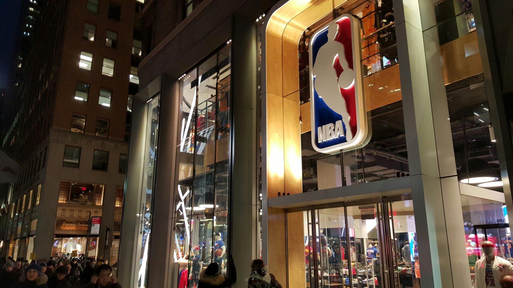 nba store lakers bathroom