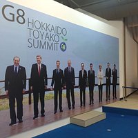 首相実物大パネル1