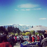 Creative Queenstown Market scene