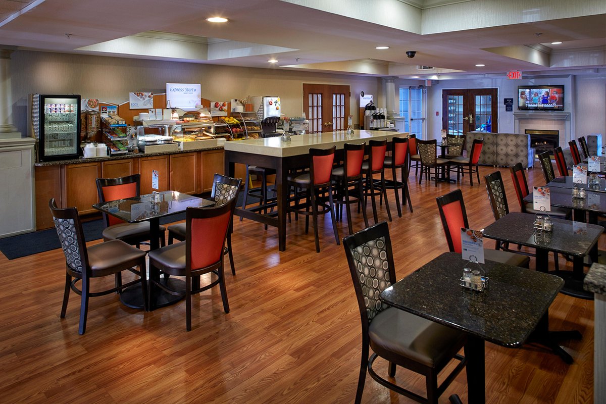 HOLIDAY INN EXPRESS & SUITES ORANGEBURG $117 ($̶1̶2̶8̶) - Updated 2022 ...