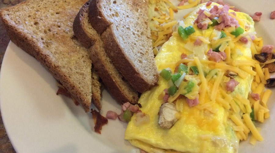 omelet, hash browns and wheat toast