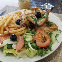 Émincé de morue , salade + porc aux palourdes + poulet grillé frites + desserts + apéritif.Repas