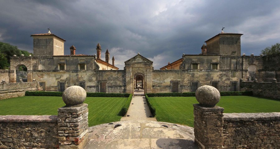 Facciata Ovest - ingresso