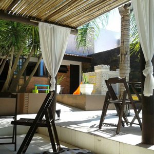 Vistas del patio interior junto a la piscina