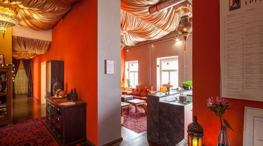 Kitchen & Lounge