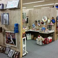 Modern Flea Market, less than 10% antiques.