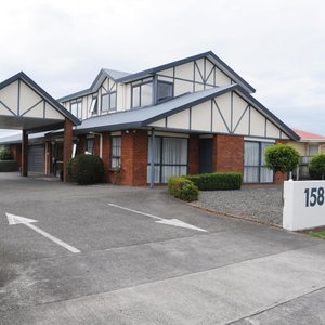 Tudor Lodge Motel