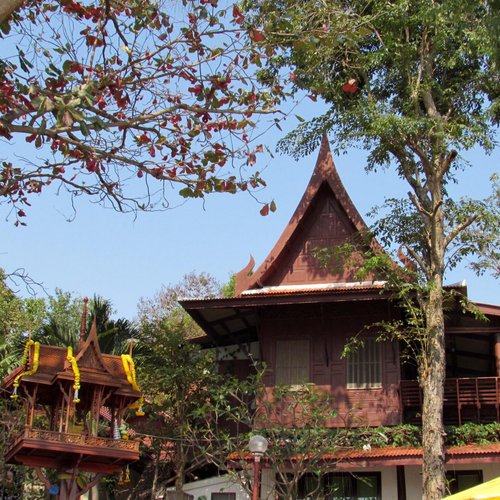 Banthaisangthain Resort image