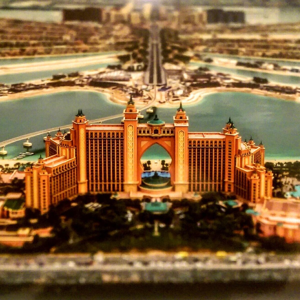 Palm jumeirah dubai. Пальма Джумейра Атлантис. Дубай остров Пальма отель Атлантис. Atlantis the Palm 5 Дубай. Абу-Даби (эмират) Атлантис пальм.