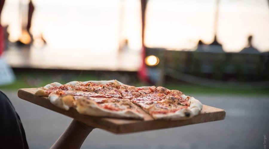 Sunset pizza