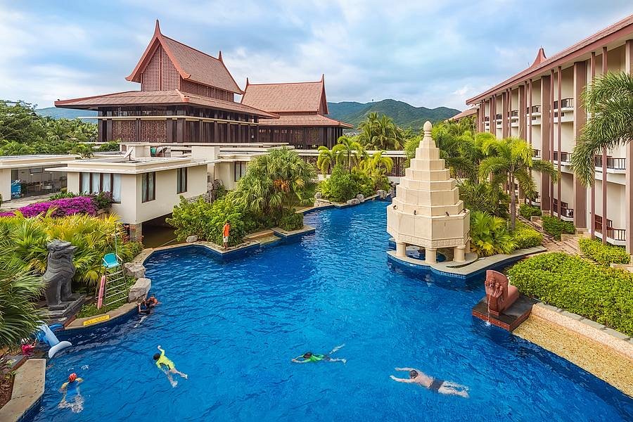 Sanya yalong bay villas spa