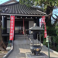 黄目不動尊のお堂