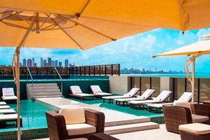 Piscina e praia