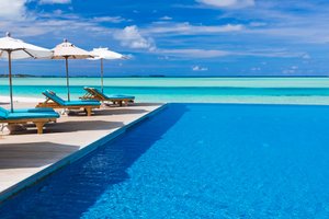 Piscina e praia
