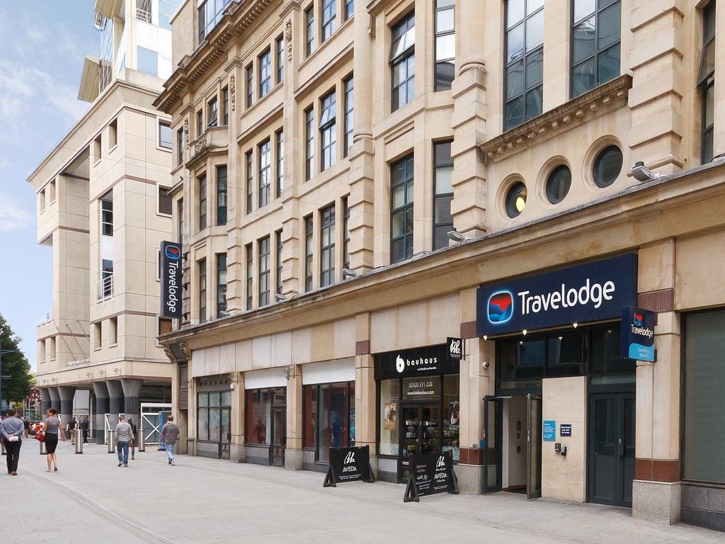 Travelodge Cardiff Queen Street: Unbeatable Comfort!