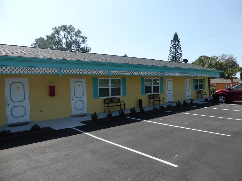 Hotel photo 13 of Englewood Bay Motel & Apartments.