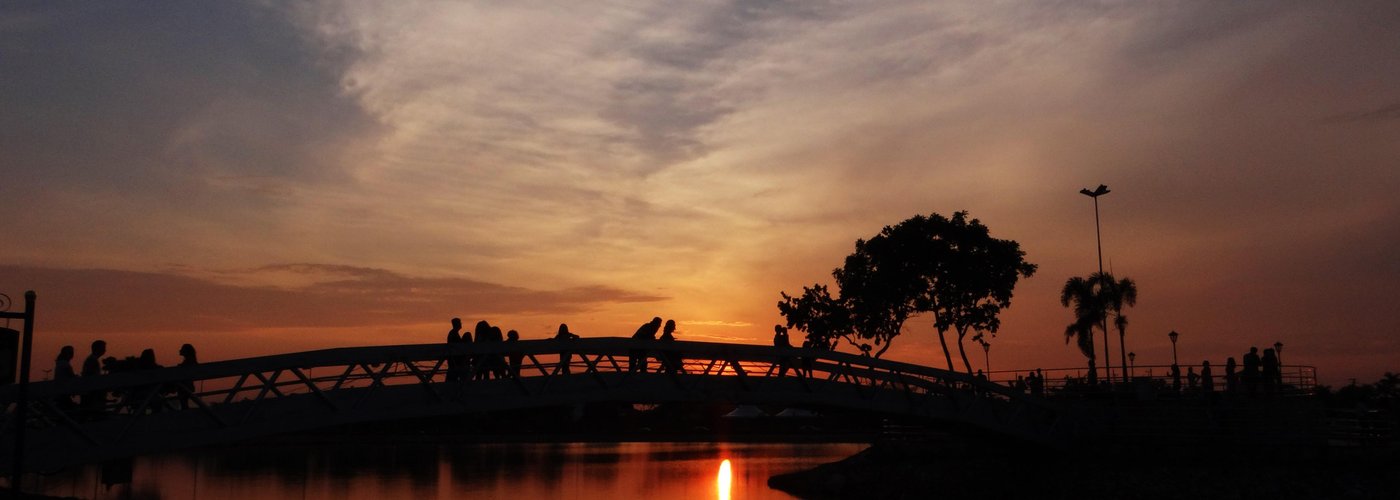 Vale a pena assistir o pôr do sol no Parque Tia Nair