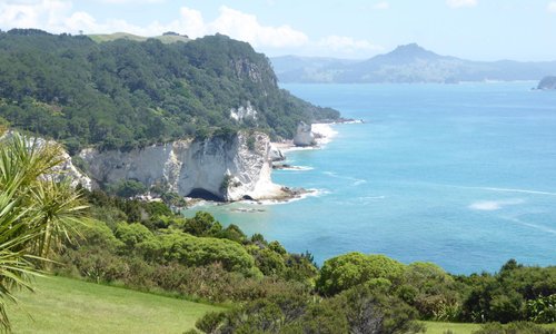 Drive to Cathedral Cove
